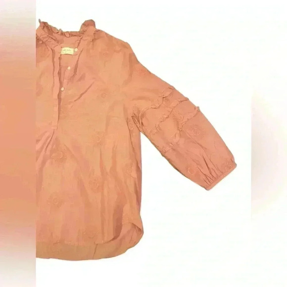 Isabella Sinclair Sunflower Embroidered Henley In Salmon Pink Size Medium - Picture 5 of 9